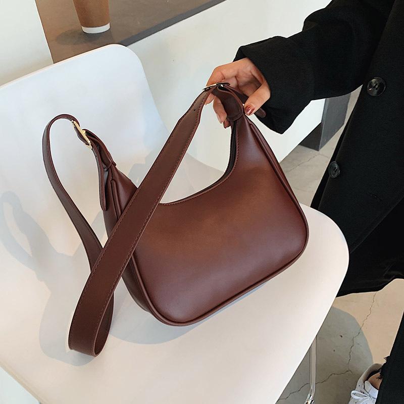 

Evening Bags Solid Color Brown PU Leather Half Moon For Women 2022 Luxury Fashion Shoulder Crossbody Handbag Autumn Winter Trend