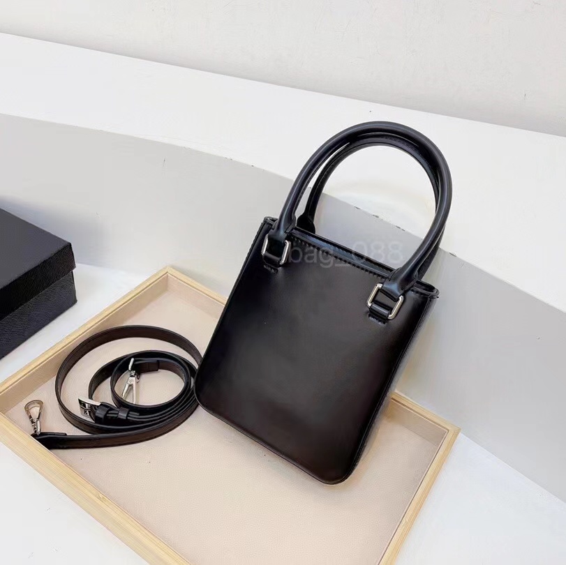 

Leather high-end custom luxury Mini Cleo tote solid color high quality crossbody bag lady style lovely leisure classic fashion handbag