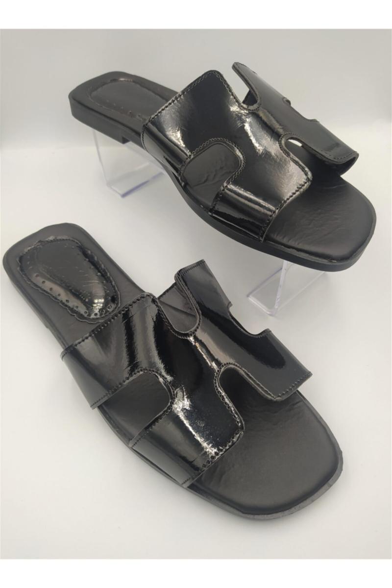 

Slippers Women's Patent Leather Black Color