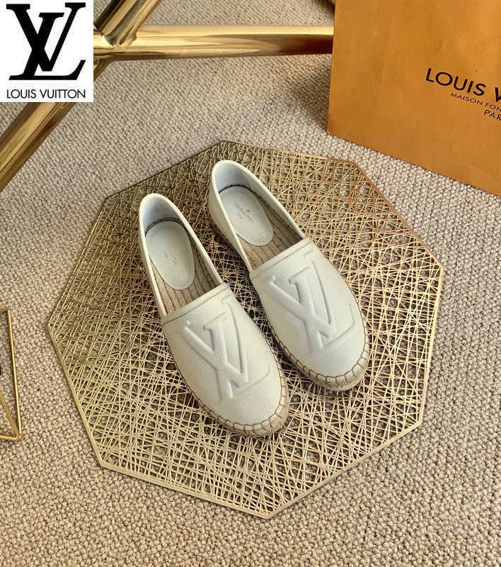 Designer Habille de luxe Espadrilles Femmes Sneakers Mocassins Skate Skate Coin de danse Chaussures Ballerina Appartements Wkwo