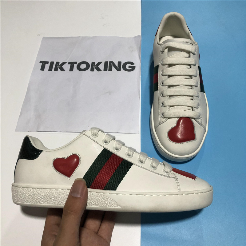 

Top Quality Men Women Designers Shoes Bee Pairs Casual Genuine Leather Sneaker Embroidery Khaki Trainers Python Embroidered Lover Outdoor Fl