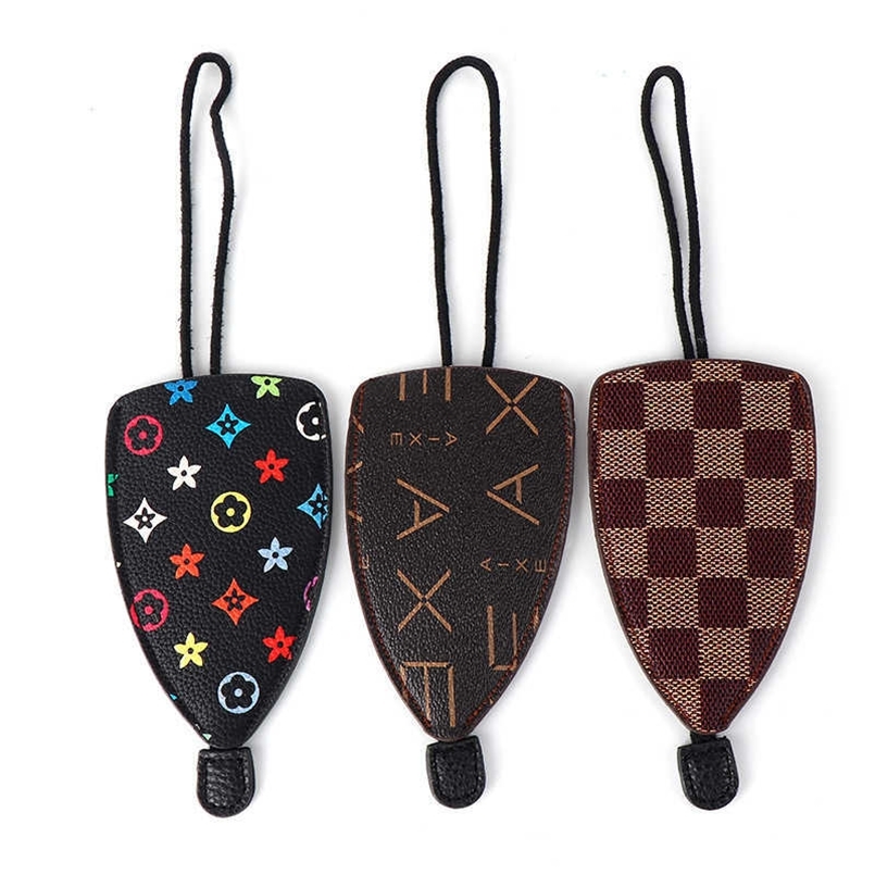

Children's Letters Print Portable Handmade Leather Key Ring Buckle PU Car Key Chain Storage Leather Pulling Type Case Mini Keyring Bags Pandent G66QTTX, Black