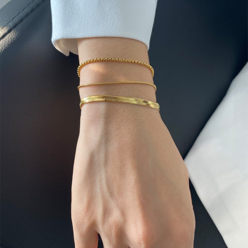 

Paperclip Chain Bracelet Gold Color Stainless Steel Rectangle Link Cable Dainty Bracelets Bangles for Women Girls