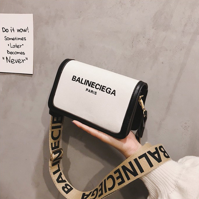 

Net red small black bag texture women's Single Shoulder Bag Messenger Purse, White