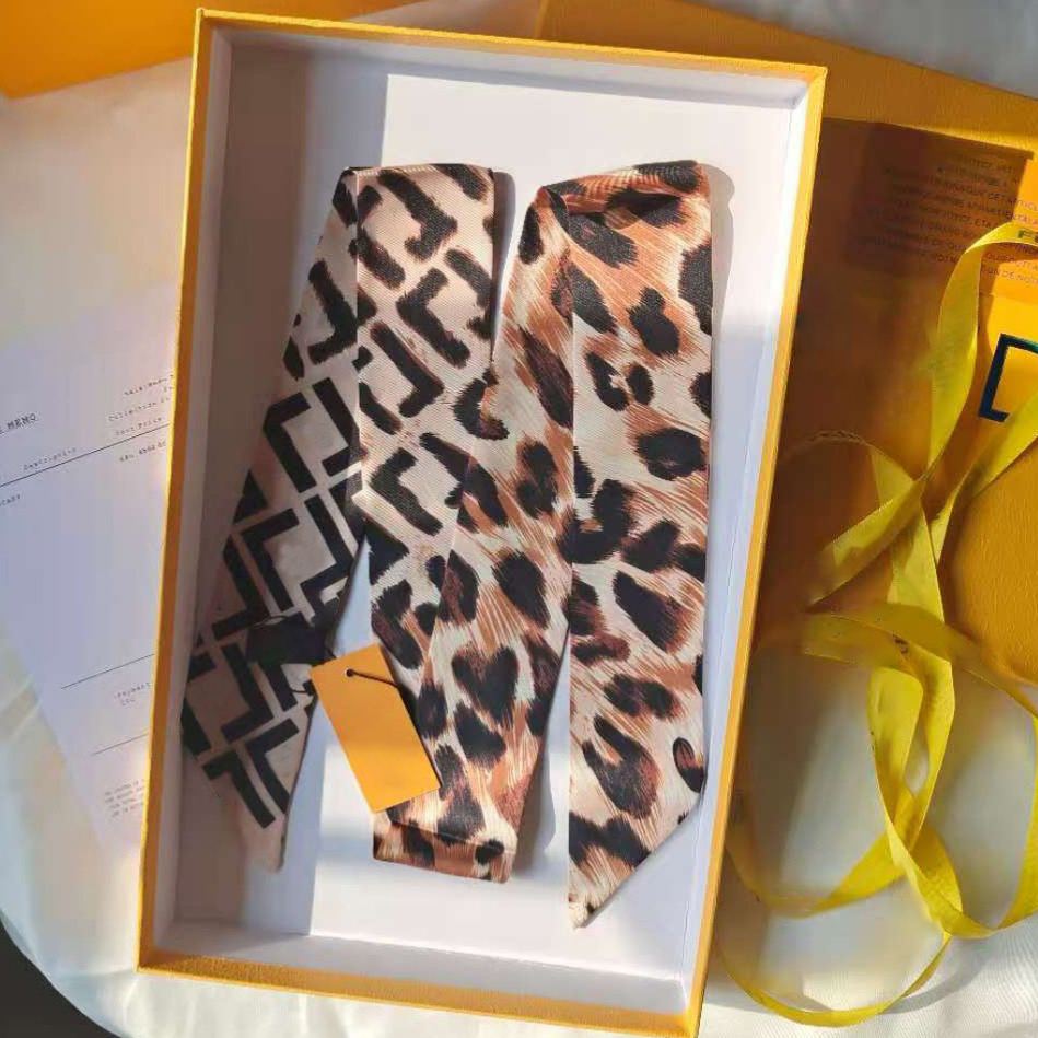 

2021 Designer Headwear Luxury Brand Women's Scarf Fashion Handbag Silk scarfs Go with everything High grade alphabet small scarves 6*120cm