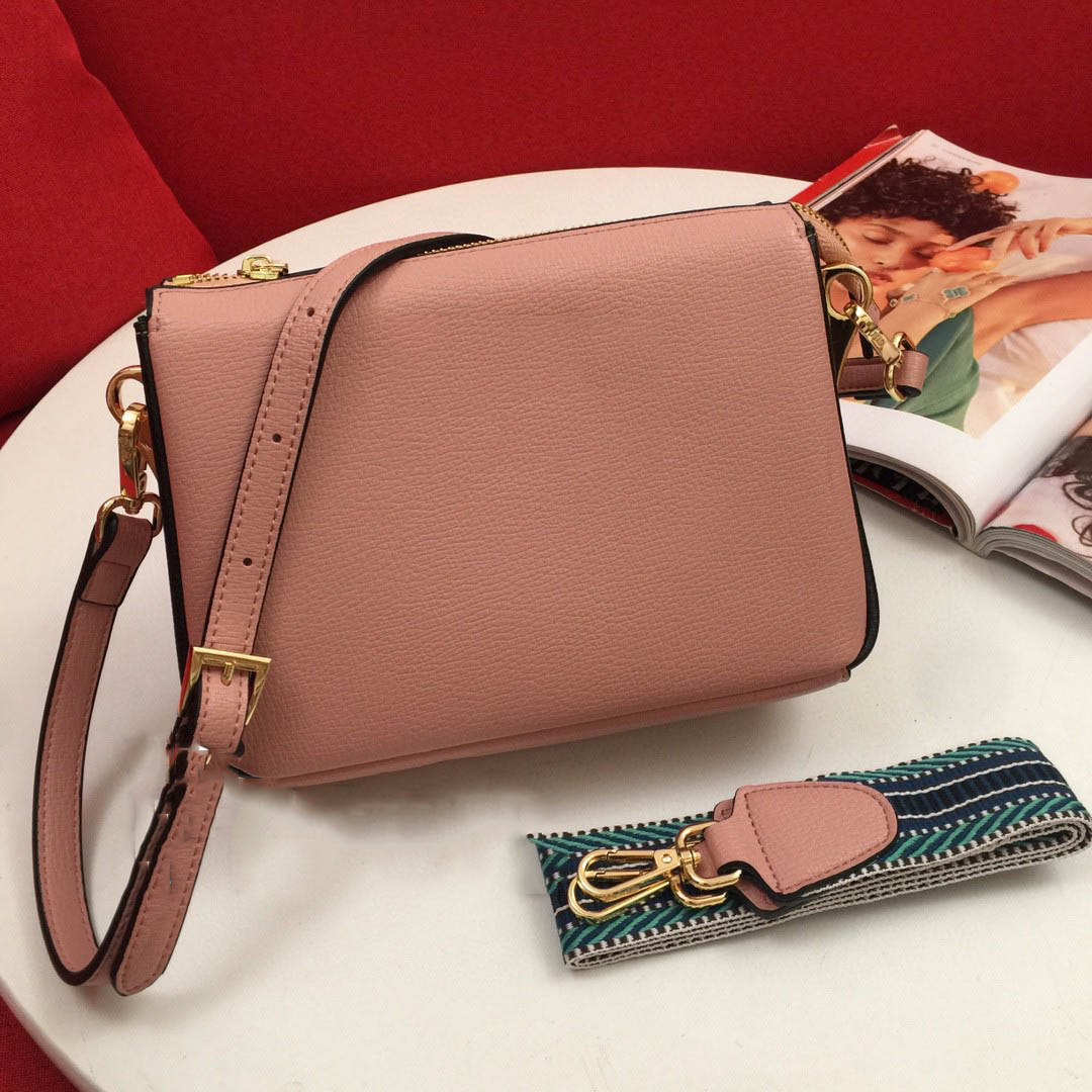 

Wholesale designerN fashion luxury single zipper women walletS designer women's Long Wallet with box card 66136