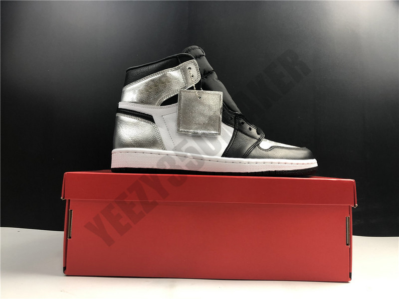 

2021 High Basketball shoes Silver Toe 1 1s OG WMNS With Box women Mens Shoe Black Metallic Silver-White-Black CD0461-001 Athletic Sneakers Size 36-47.5