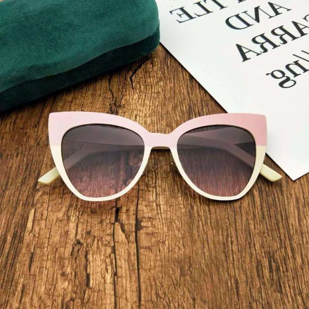 

sunglasses Fashionable sun frames Design Cat Sunglasses Oversized Women Brand Star Fashion Rivet Frame round Sun Glasses Black Mirror Lens Shades FML