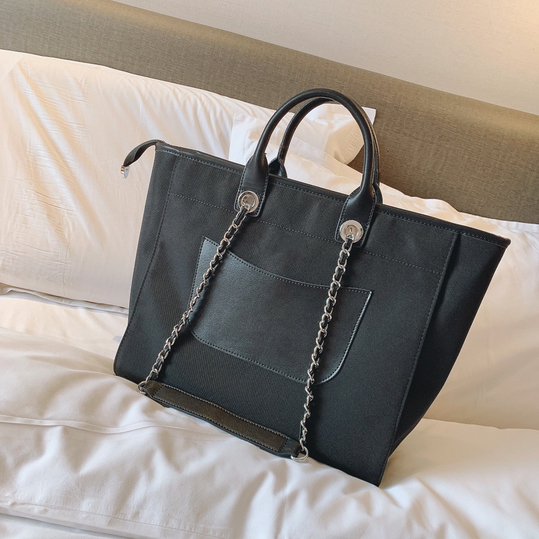 

High - level design luxury beach bag exquisite nylon fabric with large volume