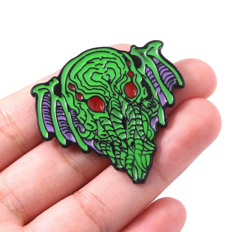 

Pins, Brooches Cthulhu Mythos Brooch Death Devil Badge Green Metallic Enamel Clothes Bag Decoration Jewelry Gift