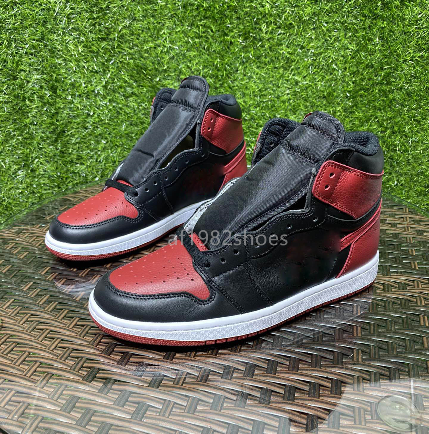 

2021 Mens Womens jumpman Basketball Shoes 1s Banned Black Varsity Red White 1 High OG Trainers Sport Outdoor Sneakers