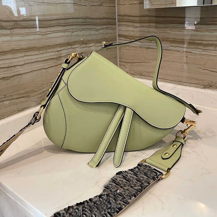 Cuir véritable boucle boucle lettre bandoulière bandoulière pure couleur bandoulière sacoche sac haute qualité femme de mode sacs à bandoulière s