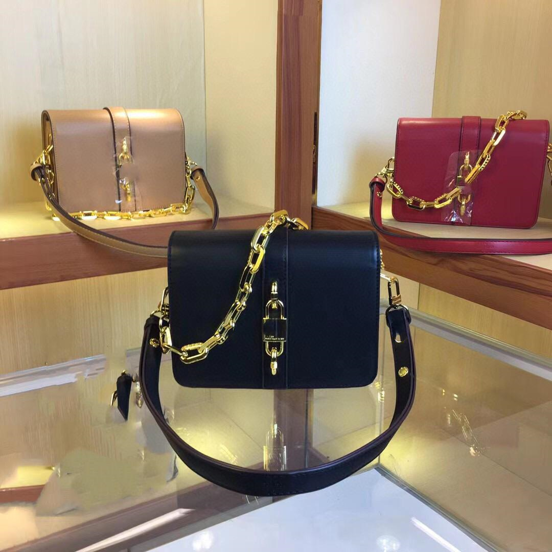 

2021 luxury designer handbag leather chain of high quality, Nude