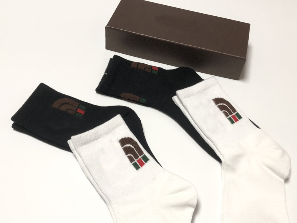 

4pcs/box men's Socks logo tags Fall Winter Long Men Fashion Adult Cotton Casual Sock breathable, Black