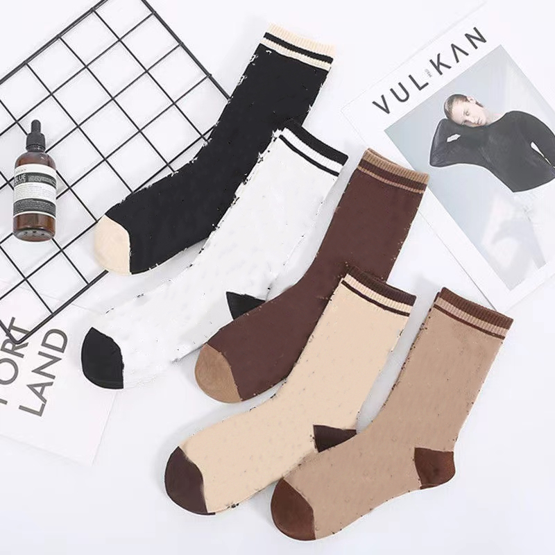 Fashion Women socks High Quality Cotton All-match classic Ankle letter print Sock Breathable Outdoor Football basketball Sports Sockes black and white mixing