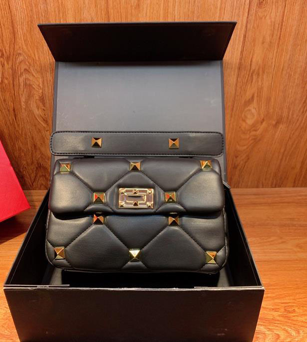 

2021 Luxury Designer Cross Body bag Top Cow Leather Made for Unique Design Fashion 25cm