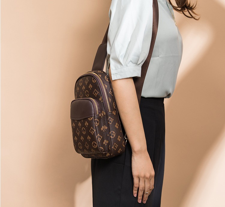 

Men Crossbody Bag Luxury Designer Shoulder Bags High quality Purse Designers Chest-bags Fashion Waist-Bag letter Printed 20 colors for girls boys handbags, With logo