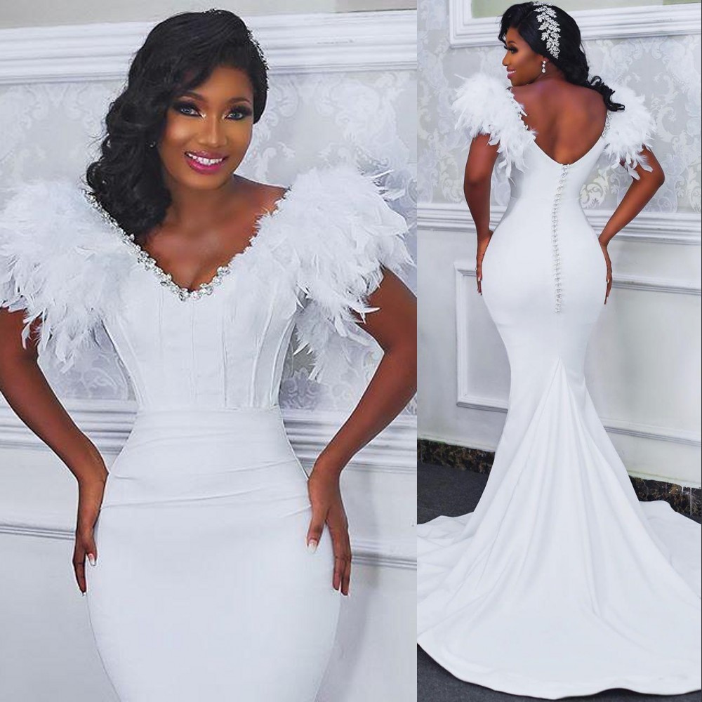 

2021 Simple Arabic Aso Ebi Sexy Mermaid Wedding Dresses Bridal Dress Feather Crystals Deep V neck Backless Plus Size Cap Sleeves, White