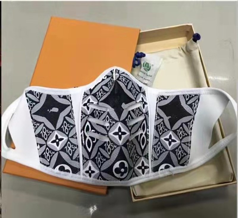 

Designer Anti-Dust Cotton Mouth Face Mask Black Protective Masks Unisex Facemask Man Woman Wearing Black Fashion Luxury Facemask NO Box, Silver