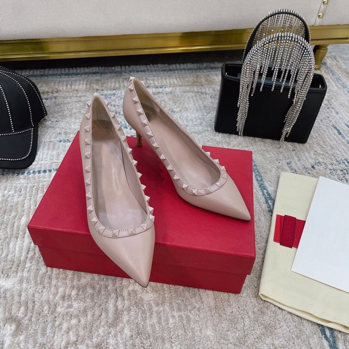 

High luxury Shoes Stud Sandals Sexy pointed High Heels Shoes Designer shoes Nude Fashion Wedding Rivets Women Pumps size35-42, 01