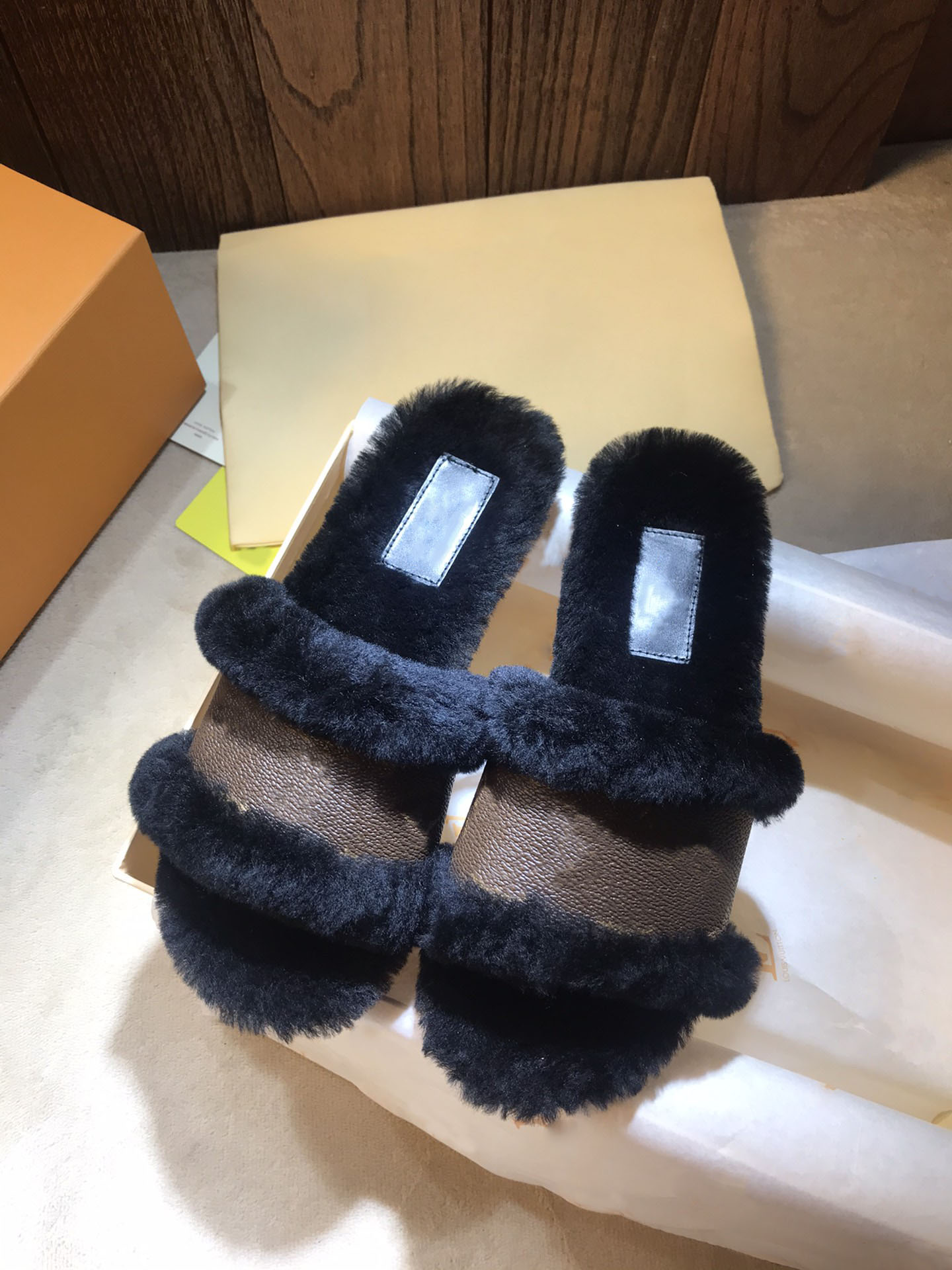 

Womens Escale Lock it Lockit Flat Mule Slipper Summer Slippers Timeless Colorful Patent Monograms Mink fur Leather Sandals Flip Flop, 8#