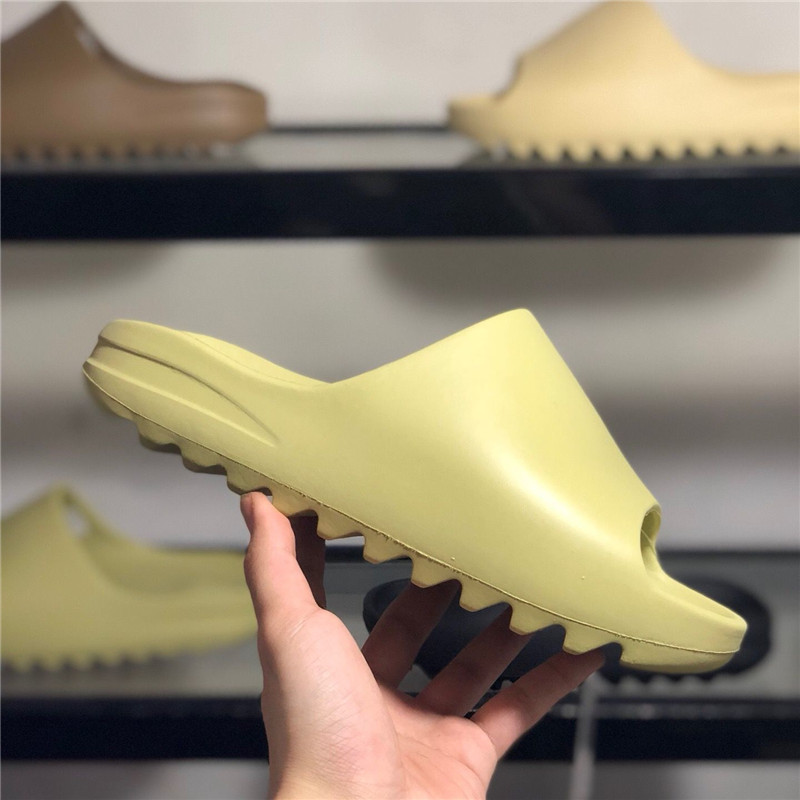 

Brand Designer Sandals Mens and Womens Slippers Desert Sand Brown Flip Flops Resin Pure Bright Green Beach Thick-soled Non-slip Shoes 36-47, 007