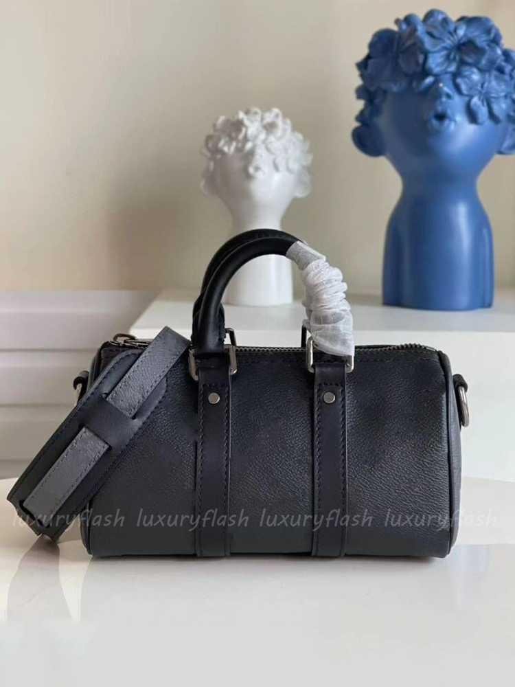 Men Designer Crossbody Bags Messenger XS Pillow Bag New Fashion Womens Shouler Luxurys 2023 Travel Handbag High Quality Handle Purses Black Flower
