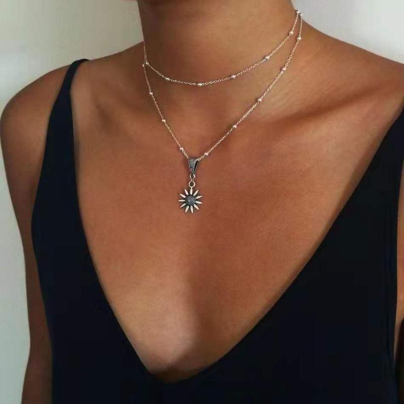 

Pendant Necklaces 2021 Fashion Jewelry Necklace Sets For Women Simple Retro Personality Sunflower Sun Accessories Gift