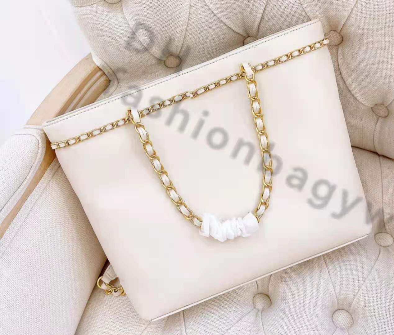 

First class metal buckle shoulder shopping bag retro 21 Diamond pattern single bucket bags 23cm high quality classic cofskin women resort beachs totes