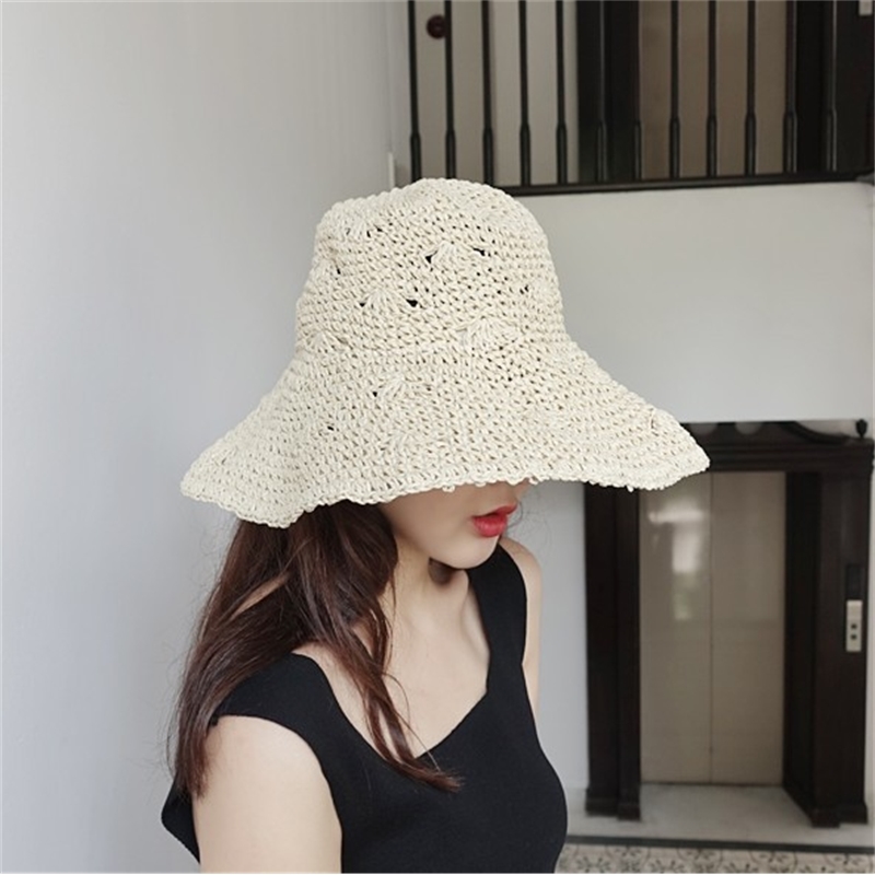 

Korean women's straw Beach Hat, summer hollow curled sun hat, foldable warp knitting, Beige
