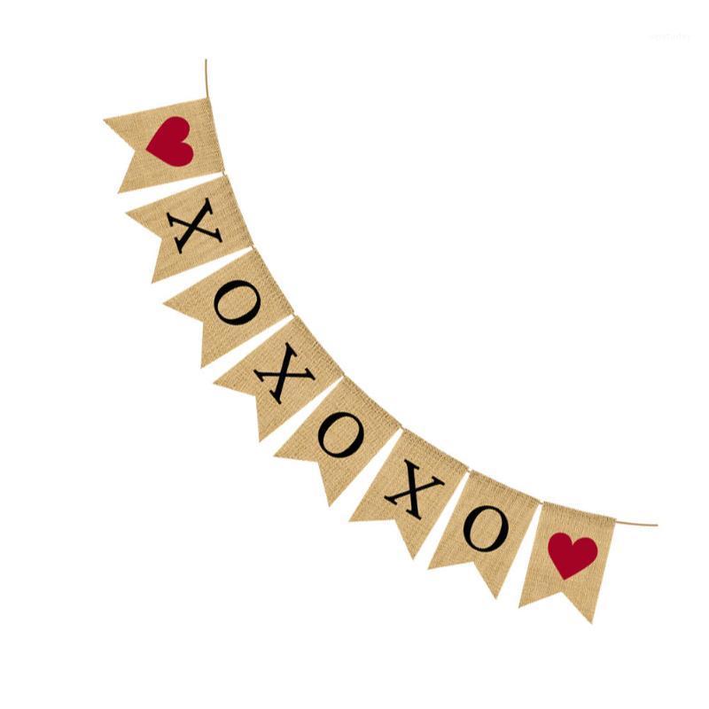 

Party Decoration Valentines Day Bunting Red Heart Burlap Banner Swallowtail Garland XOXOXO Letter Printing Linen Flag Supplies