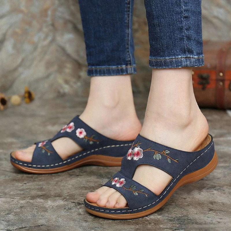 

Women Embroidery Flower Sandals Slippers Summer Non-slip Beach Shoes Ladies Wedge Heel Casual Bohemian Slides 2021, Black