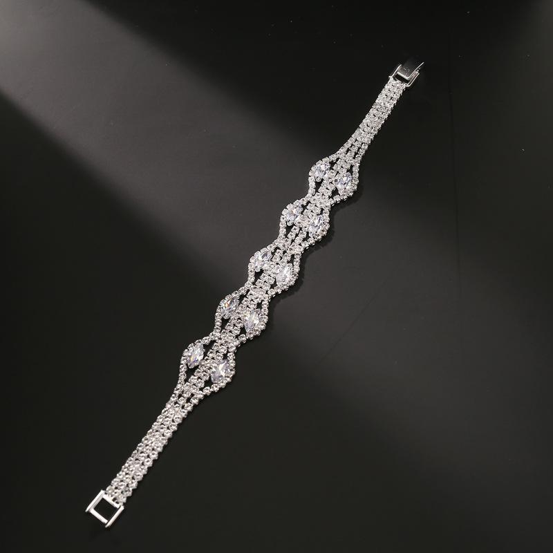 

Charm Bracelets Classic Super Flash Full Diamond Luxury Women's Bracelet Personality Fashion Zircon Female Bangle Bridal Jewelry, Golden;silver