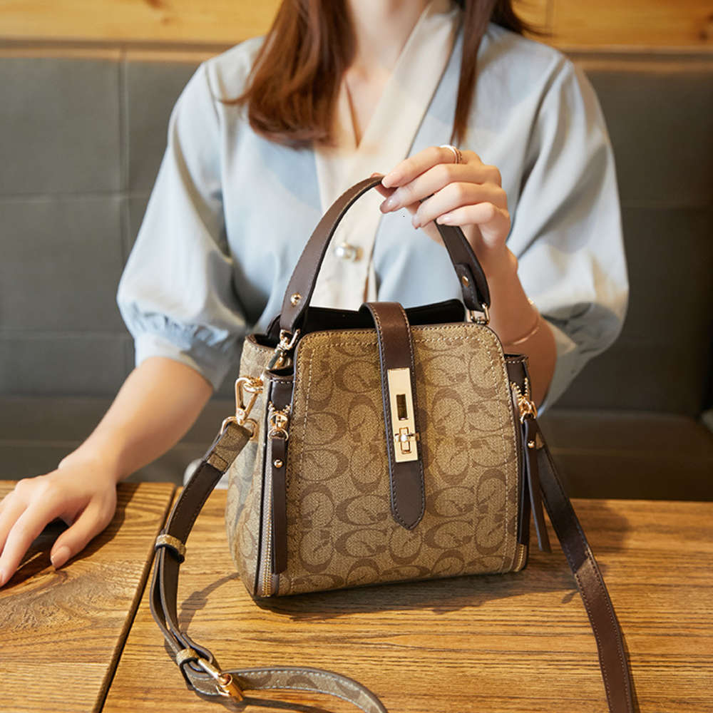 

HBP Fashion Bag 2021 new trend women's fashionable one shoulder cross net red bucket bag