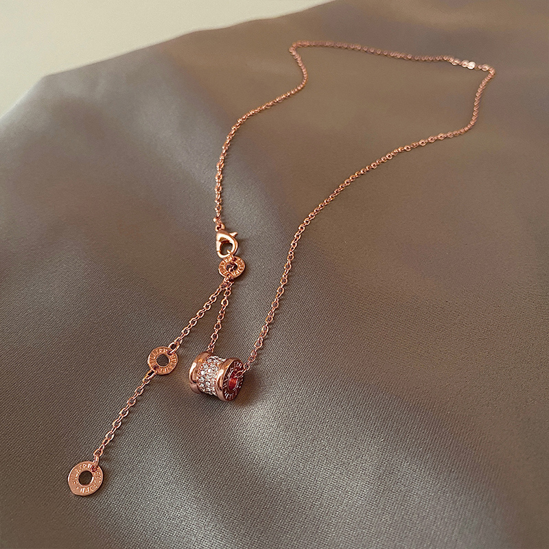 Xianlan444 Crystal Light Grey Years New Contracted Luxury Necklace Female Niche Design Feeling Ins Tide Temperament Small Pretty W-image-706264808