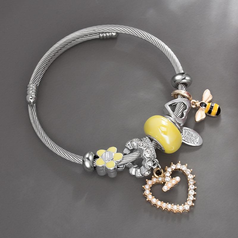 

Bangle Cute Animal Bee Flower Simulation Pearl Heart Cuff Bracelets For Women Fashion Crystal Bead Charms Bangles Jewelry Accessories