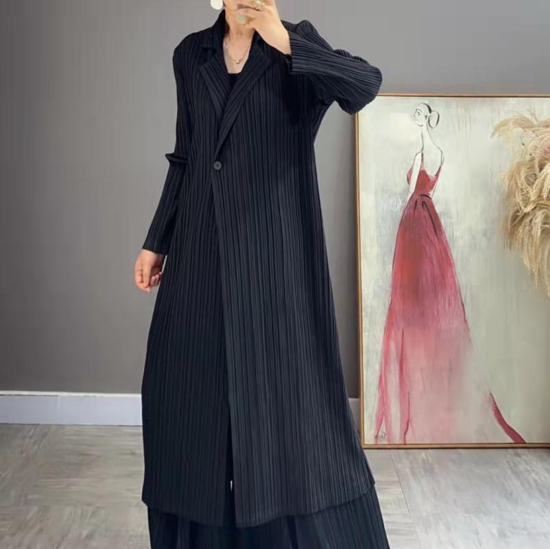 

Women's Trench Coats Miyake Pleated Long Coat Fall 2021 Winter Loose Korean Fashion Women Jacket Elegant Designer Aesthetic Clothing, Black