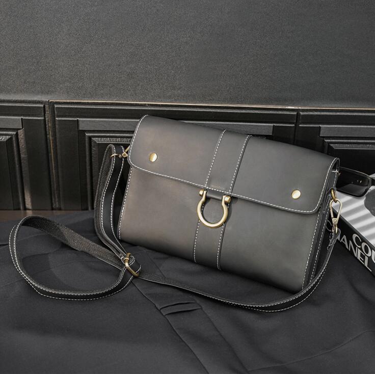 

Factory wholesale men bag retro crazy horse leather postman handbag street trend plaid mens handbags outdoor leisure striped fashion messenger bags
