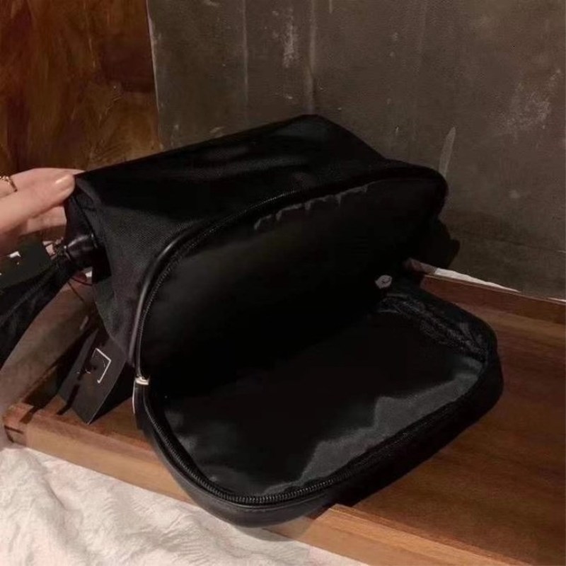 

Make Xiaoxiang Zhonggu Xiaoxiangfeng Portable Make Up Wash Travel Bag, Black