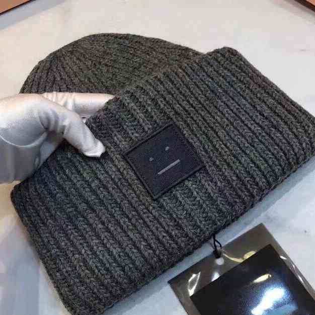 

Winter Hats For Women Blended Knit Wool Smiling Face Couple Cap Lady Thread Knitted Beanie Chapeau Femme