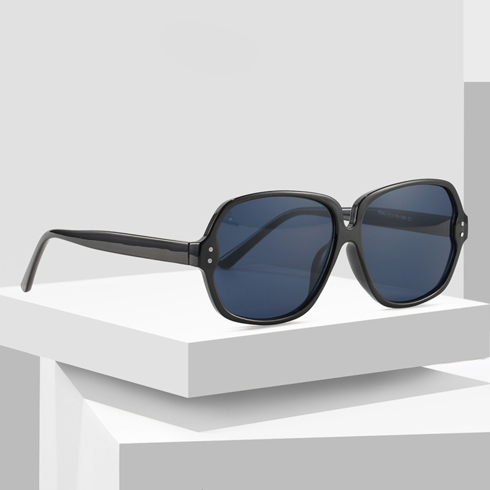 

2021 new sunglass star same rice nail glass trend large frame box Sunglass Women