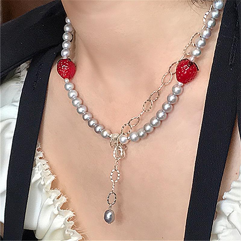 

Pendant Necklaces Korean Vintage Imitation Pearl Strawberry Necklace For Women Hollow Chain Choker Female 2021 Clavicle