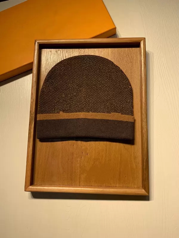 

2022 high quality 2021 Fashion high-quality beanie unisex knitted hat knitted hat classical sports skull hat ladies casual outdoor