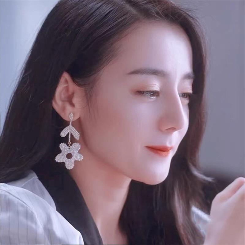 

Dangle & Chandelier Dilraba Same You Are My Glory Fashion Trend Women's Earrings Personalized Inlaid Flowers Simple Temperament Ear Jewelry, Silver