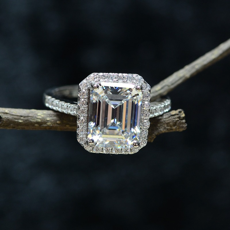 

Jewelry Diamond Solitaire Engagement Price Cushion Cut Diamond Ring