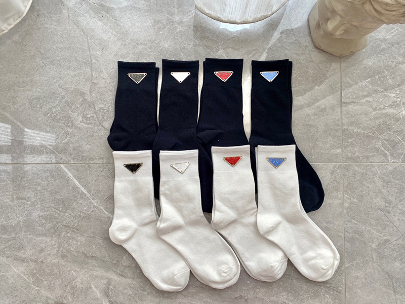 

Designer Triangle Metal Cotton Short Socks For Women Fashion Autumn Winter Ladies Girls Hosiery streetwear Sports Knee Sock Stocking Dropship, Black;white