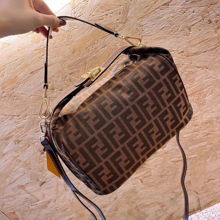 

Letter Women Luxurys Hand Bags Fabric Women's Bag Classic Fend Printing Small Square Bag Fashion Versatile One Shoulder Messenger Desig