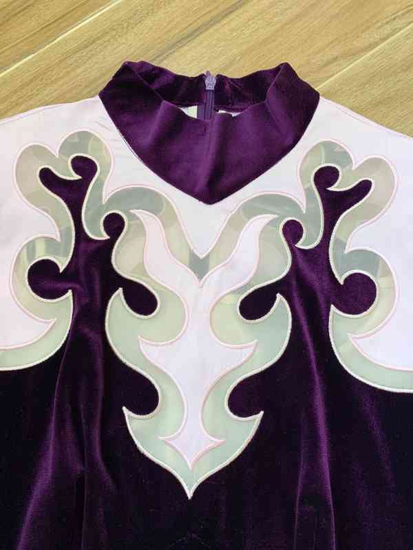 

Runway Dresses early autumn ZIM fashion show pink purple contrast high-necked slim dress women 6LZ1, Black