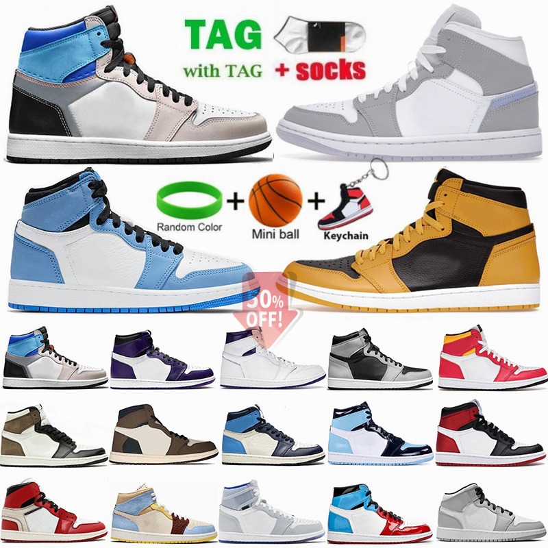 

Jumpman 1 Basketball Shoes 1s Ghost Green Seafoam Pollen High OG Prototype University Blue Mocha Hyper Royal Smoke Grey Designers Mens Sneakers Womens Trainers