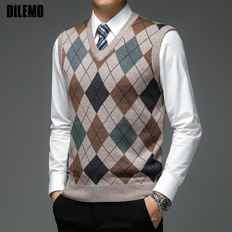 

New Fashion Designer Brand Argyle Pullover Diamond Sweater V Neck Knit Vest Men 6% Wool Sleeveless Autum Casual Men Clothing, Navy